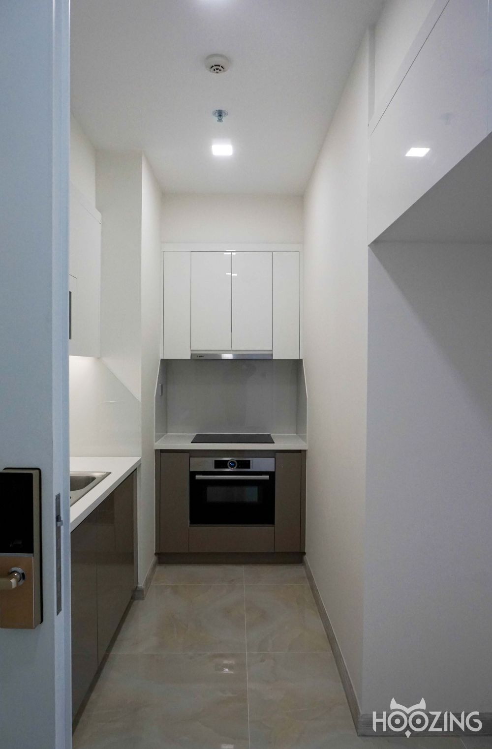 Vinhomes Golden River Apartment 1 Bedrooms Basic Furnished & Deluxe